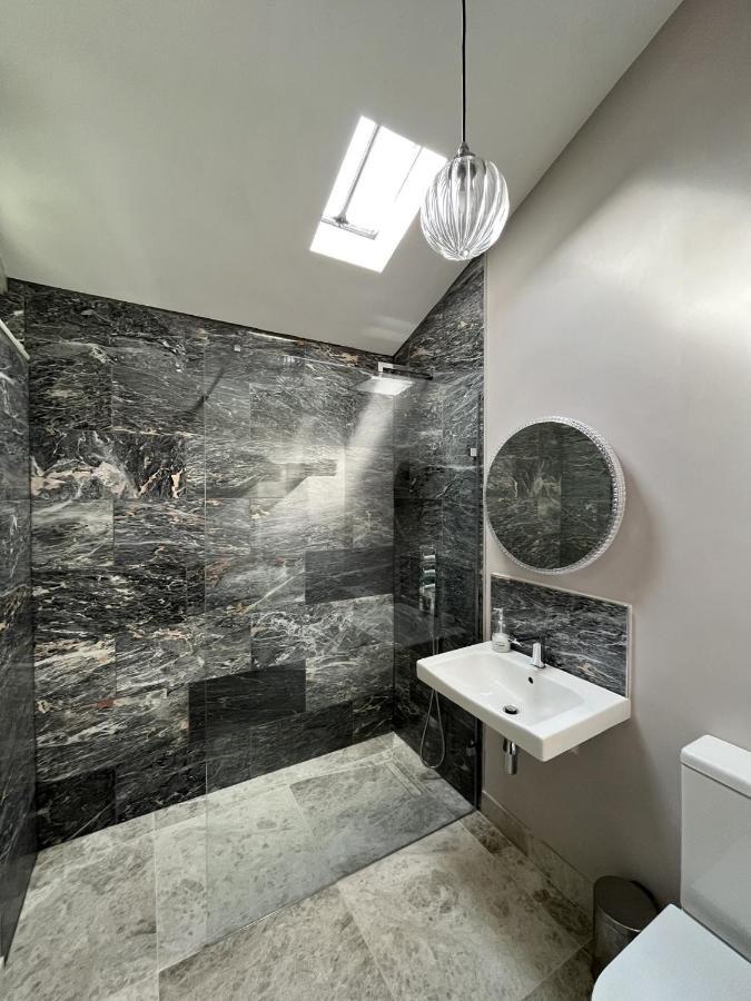 Topside House - Beautiful 7 Bedroom House With Hottub Wifi And Parking Near Bath Wells Frome 欧克希尔 外观 照片