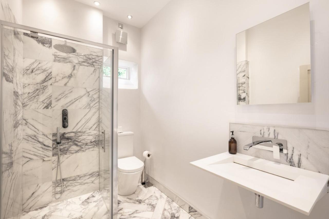 Topside House - Beautiful 7 Bedroom House With Hottub Wifi And Parking Near Bath Wells Frome 欧克希尔 外观 照片